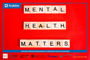 Słowa Mental Health Matters ułożone z puzzli do scrubbli.